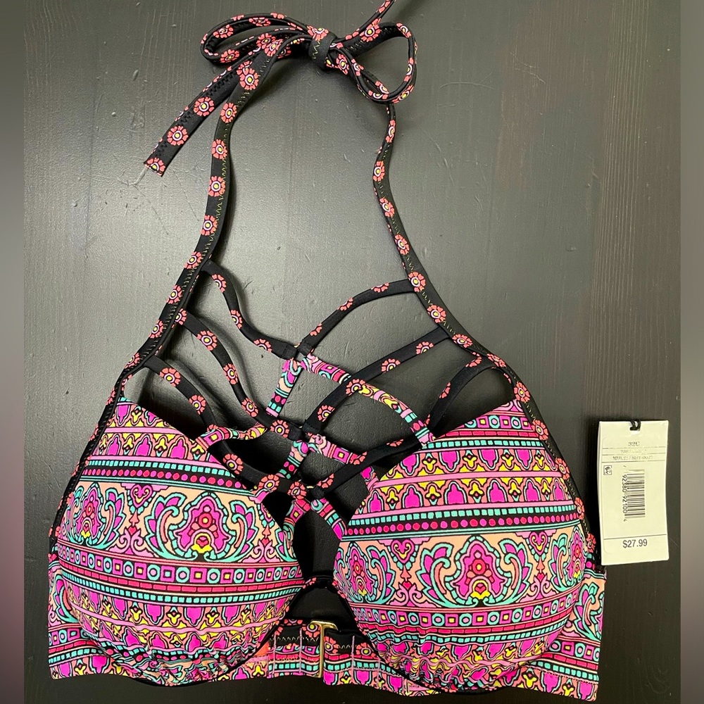 2/$30 Shade and Shore Bikini top 32 C NWT